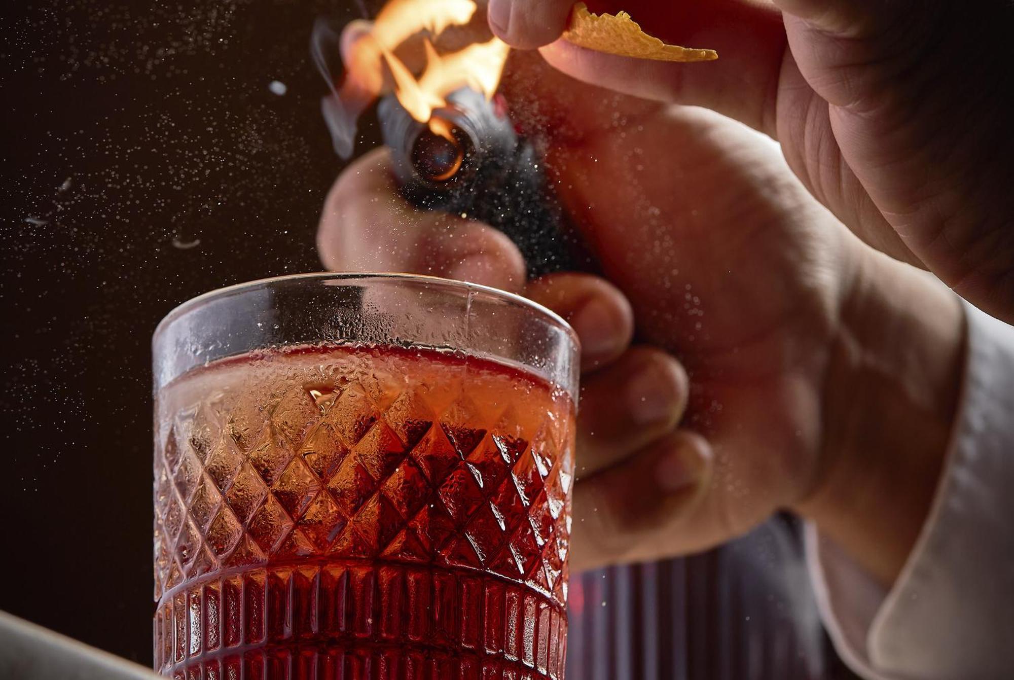 Hotel Nacional Rio De Janeiro - Oficial 外观 照片 Flaming the cocktail