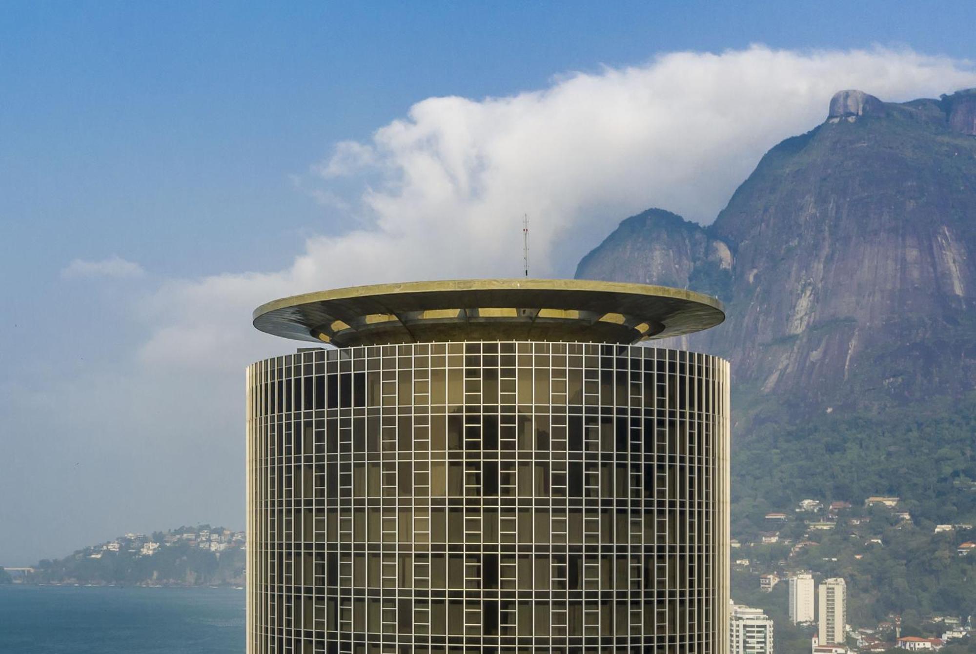 Hotel Nacional Rio De Janeiro - Oficial 外观 照片 The distinctive "saucer" top of the Niterói Contemporary Art Museum